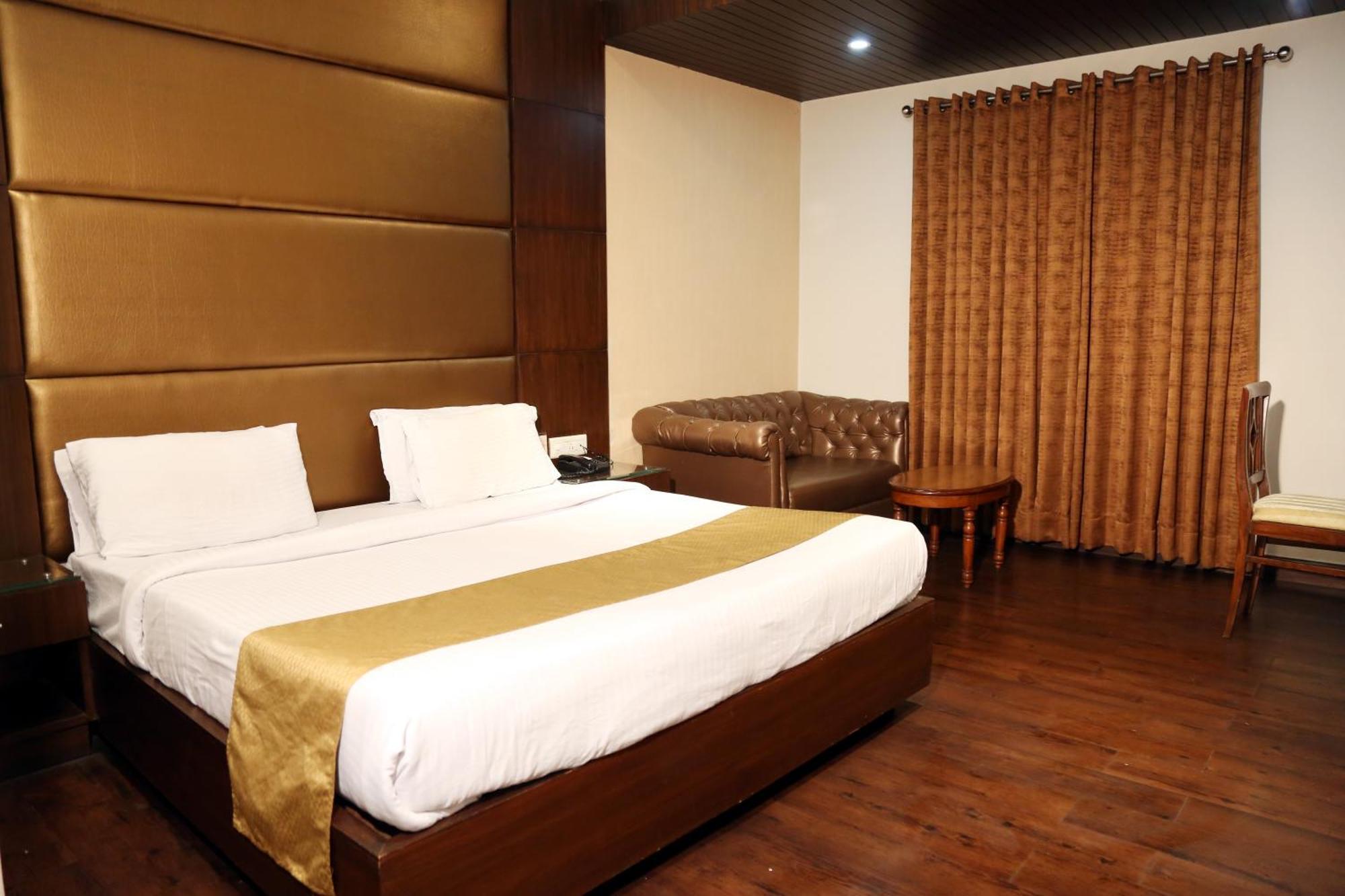 לודהיאנה Hotel Imperial Executive מראה חיצוני תמונה